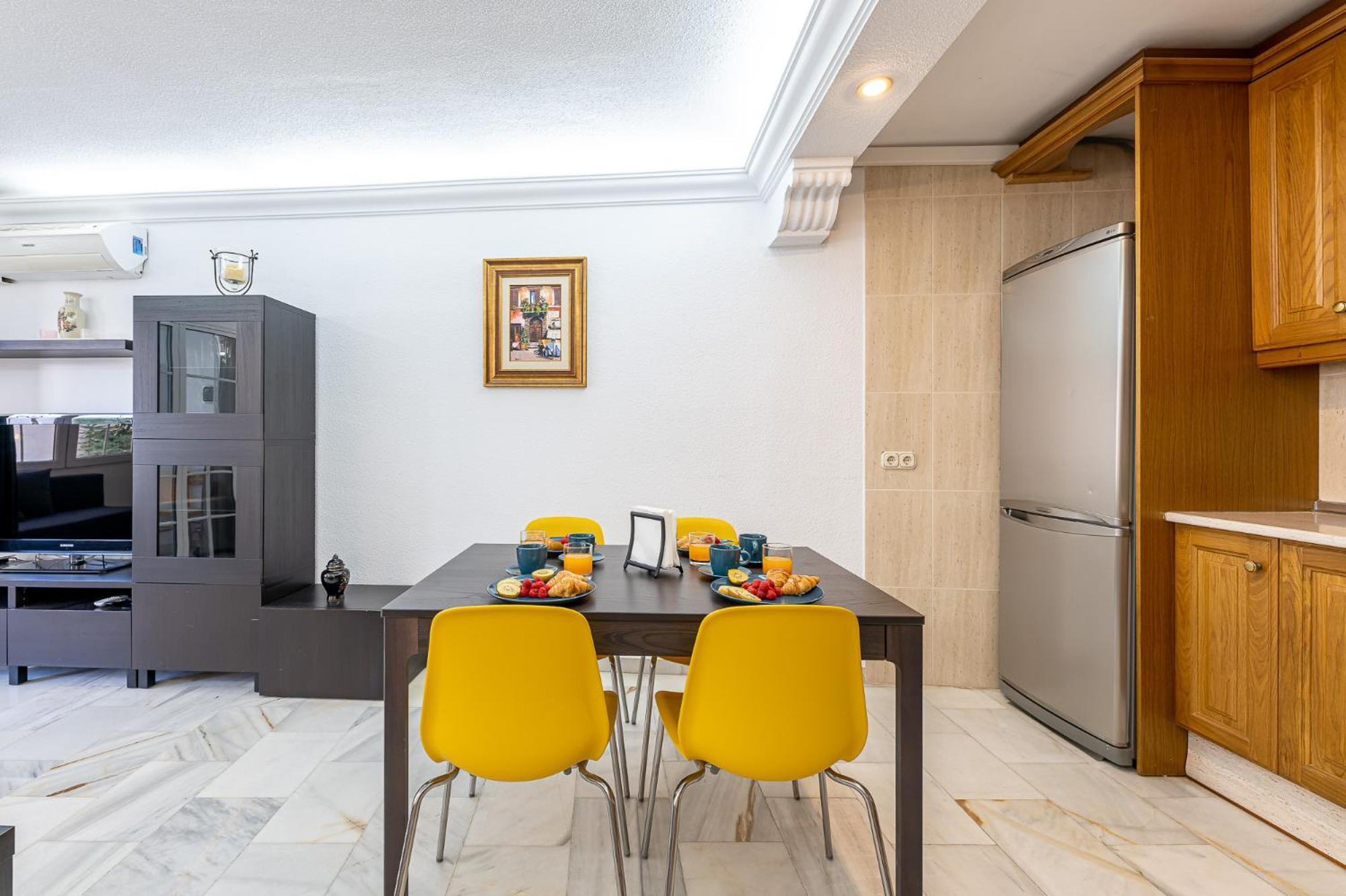 797 Holiday Rentals - Piso Para 3 En La Carihuela Con Piscina Torremolinos Exteriér fotografie